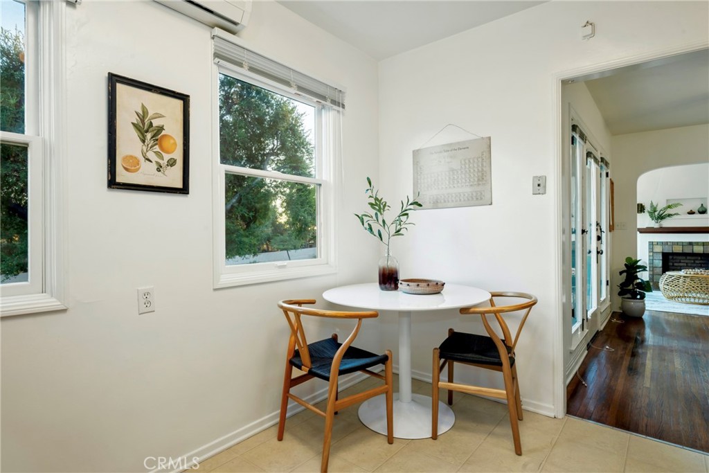 667 W Grandview