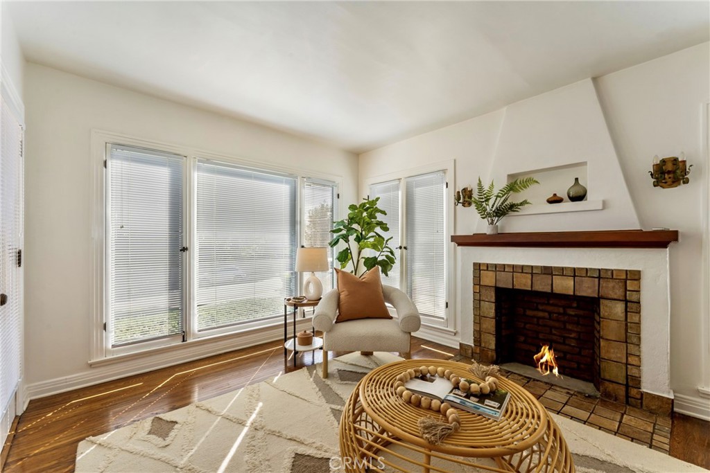 667 W Grandview