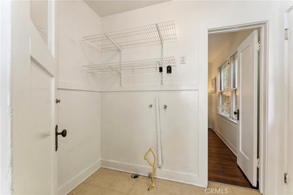 667 W Grandview