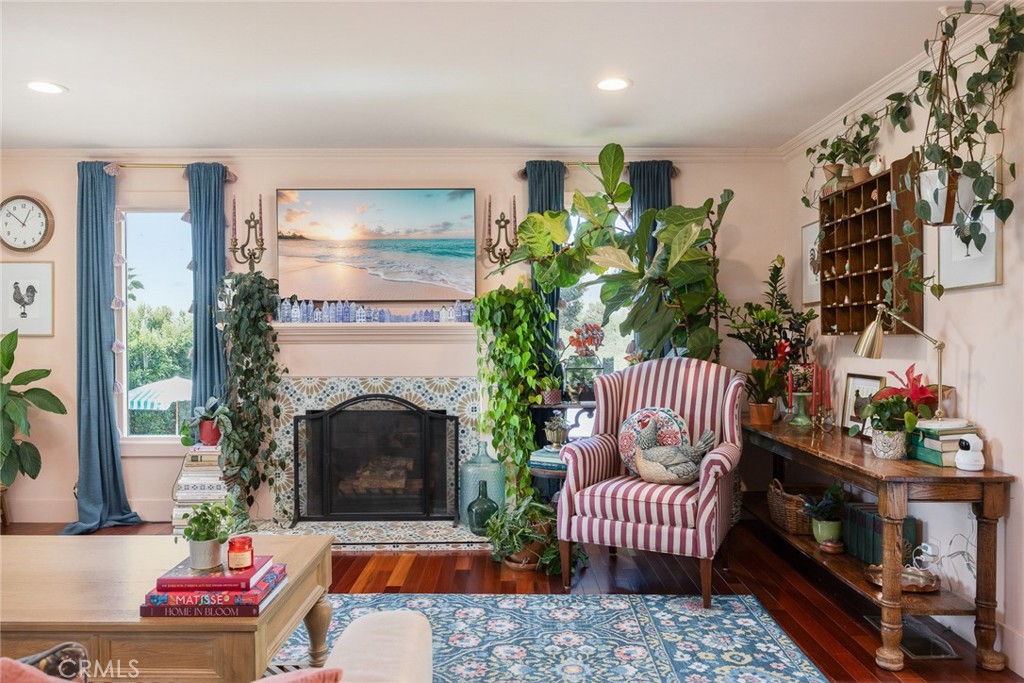 441 N Barranca