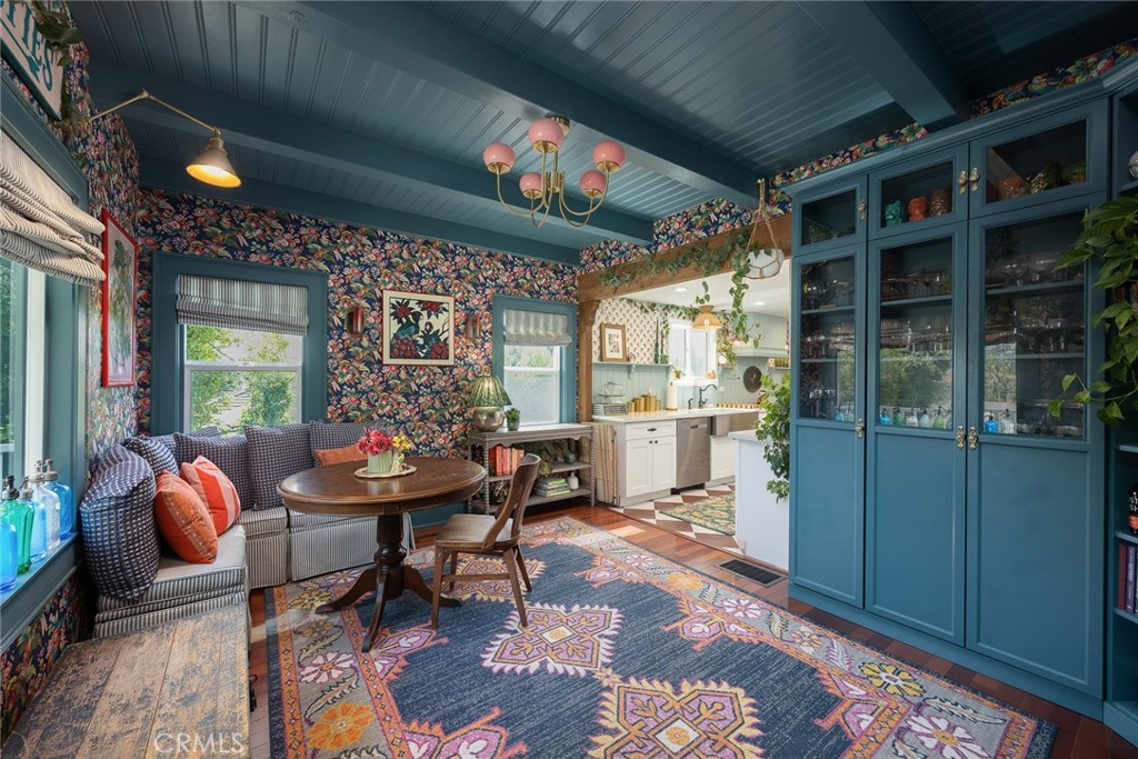 441 N Barranca