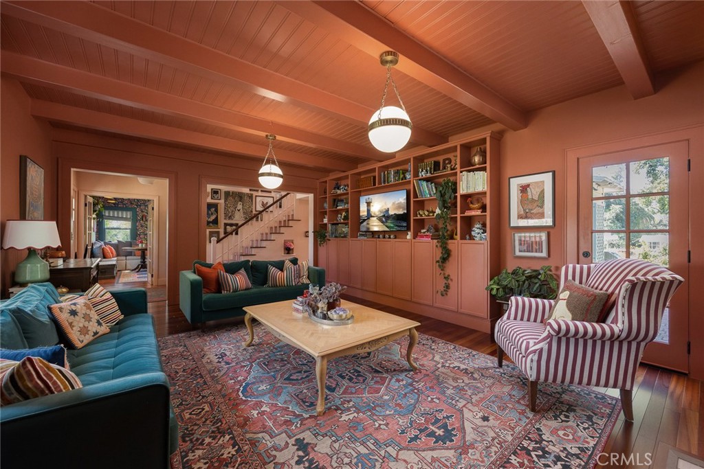 441 N Barranca