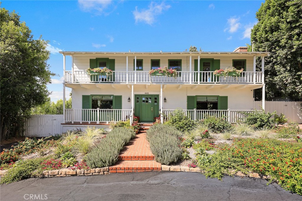 441 N Barranca