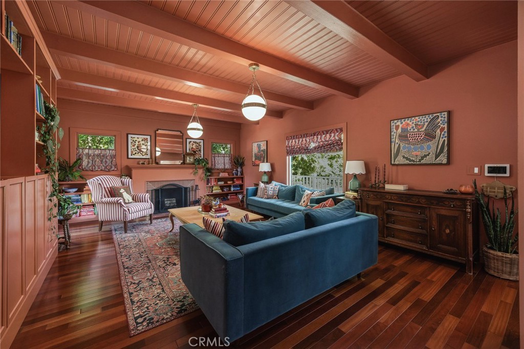 441 N Barranca