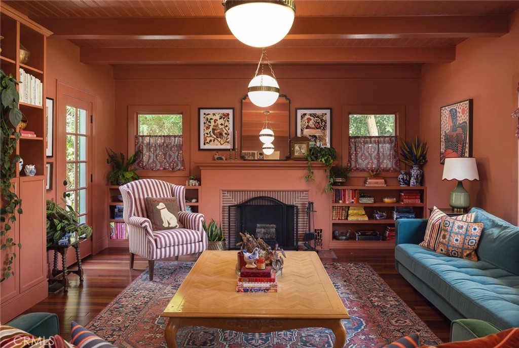441 N Barranca