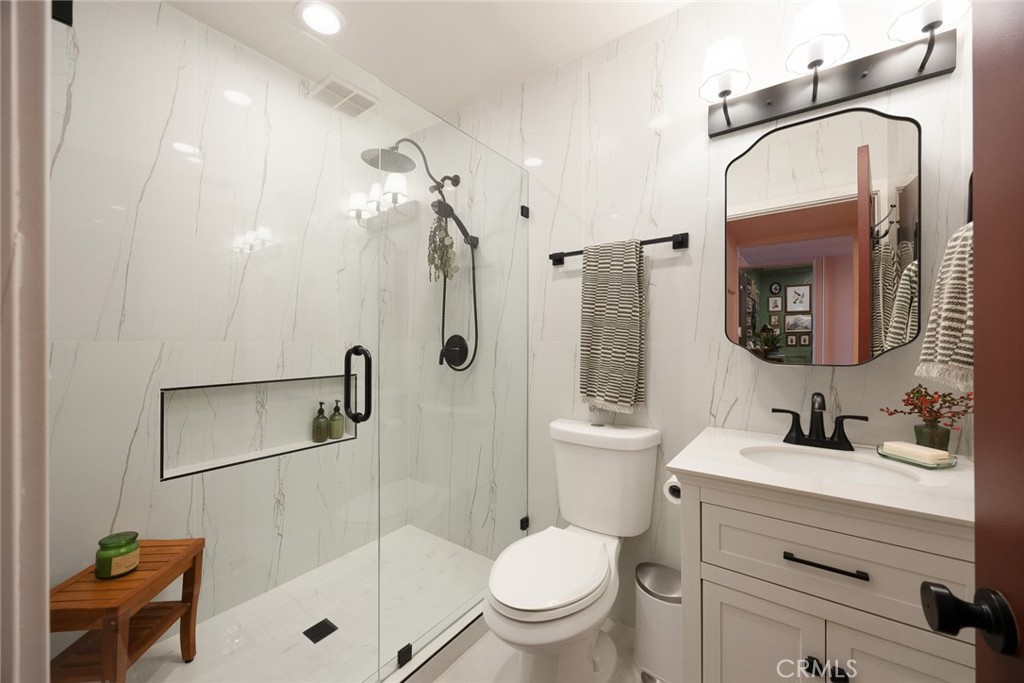 441 N Barranca