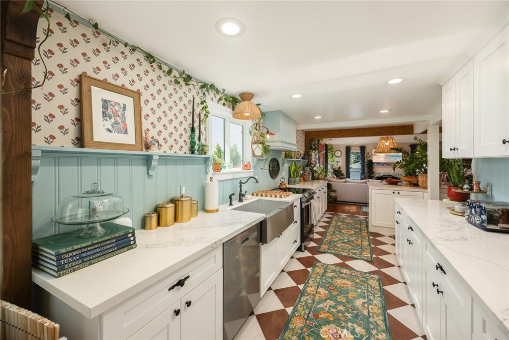 441 N Barranca
