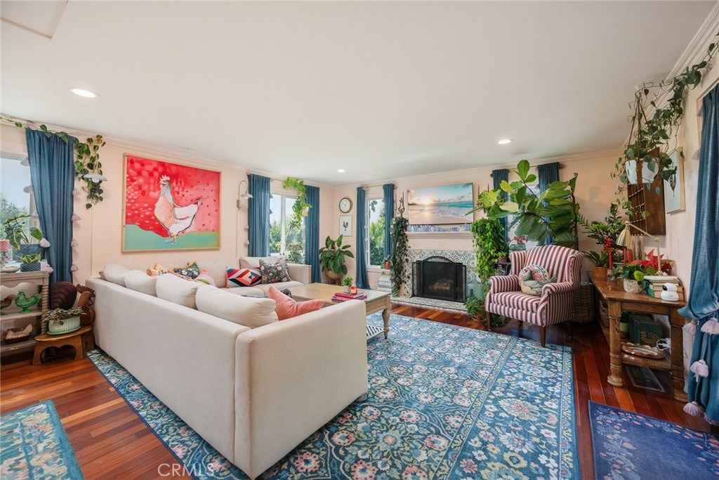 441 N Barranca