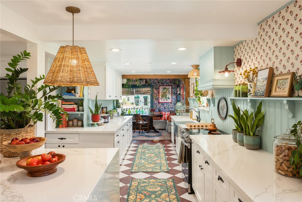 441 N Barranca