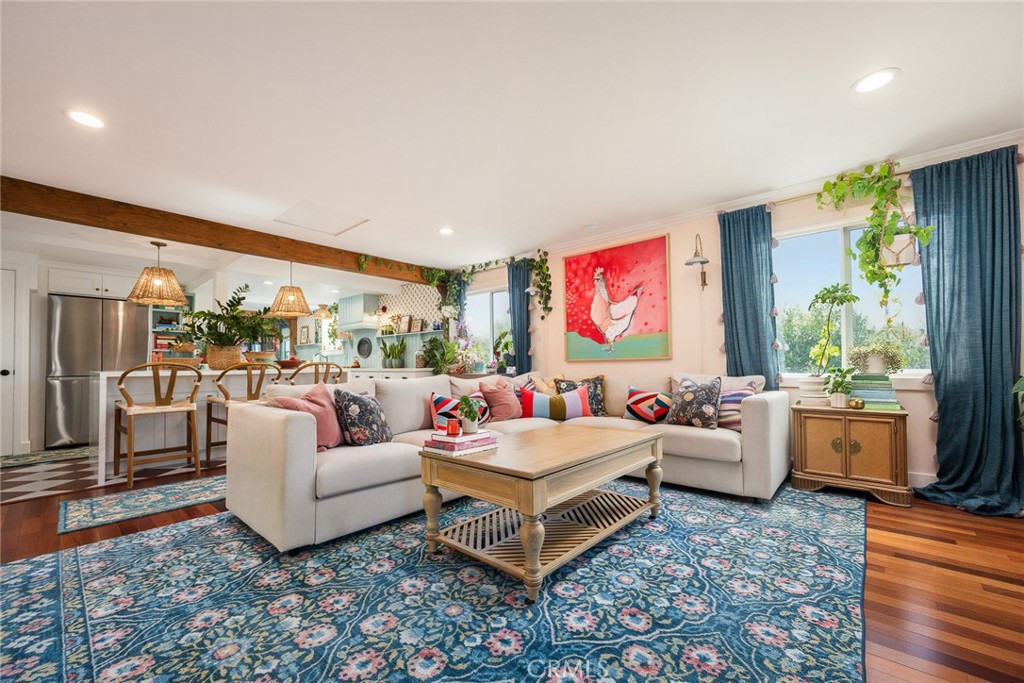 441 N Barranca