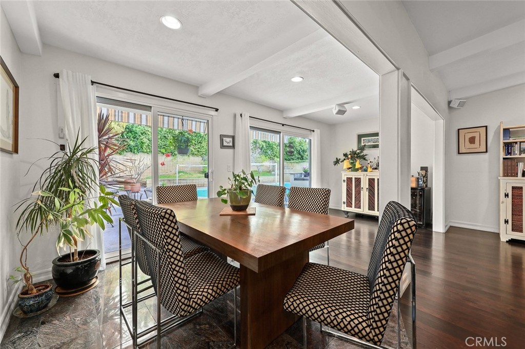 529 Redlands Ave