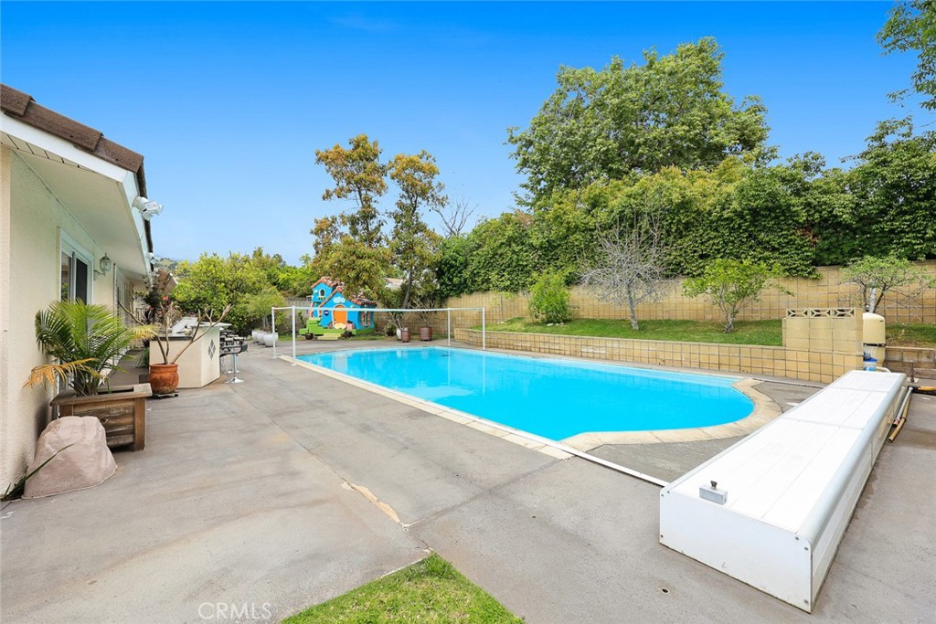 529 Redlands Ave