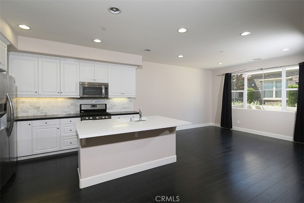 867 E Mountain Way Unit: D