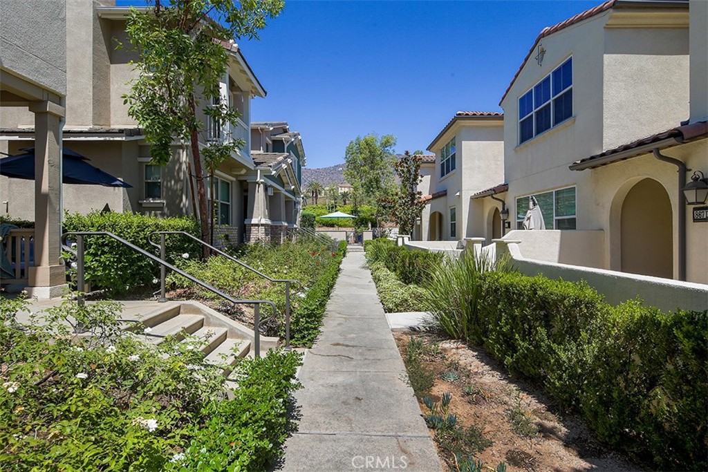 867 E Mountain Way Unit: D