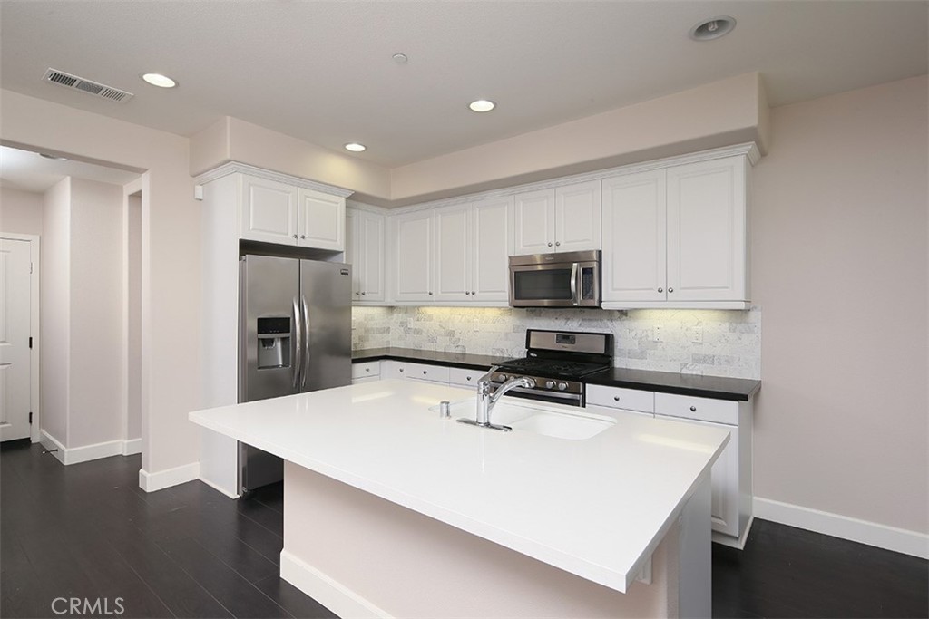 867 E Mountain Way Unit: D