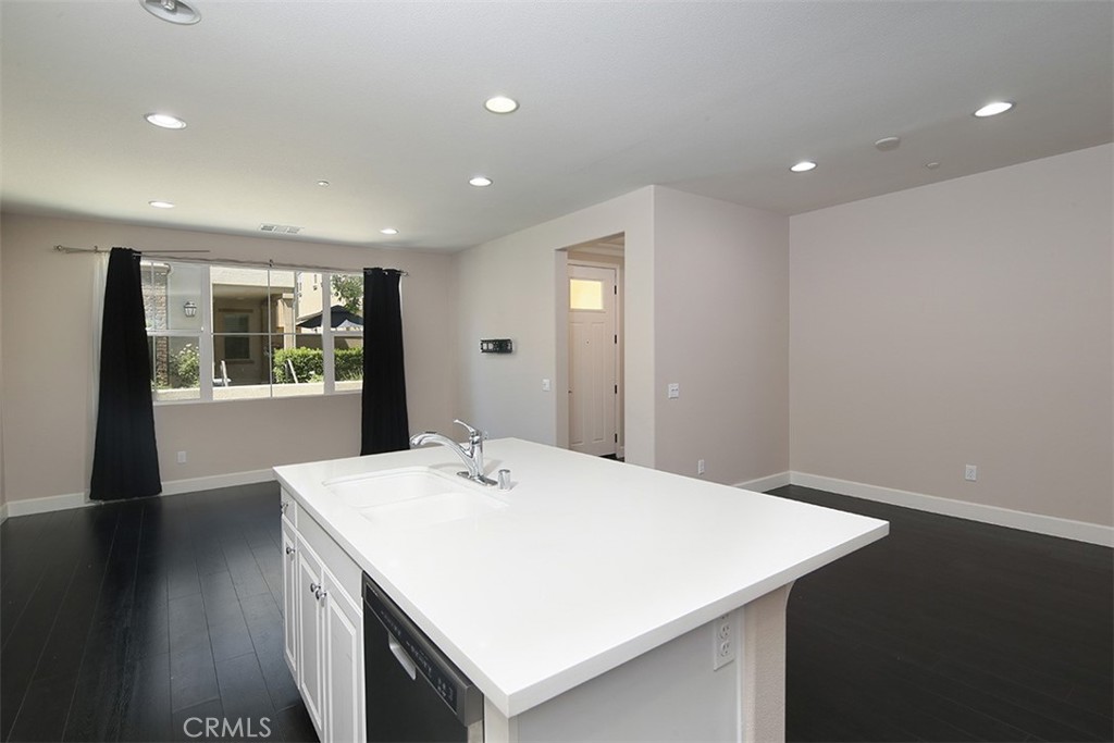 867 E Mountain Way Unit: D