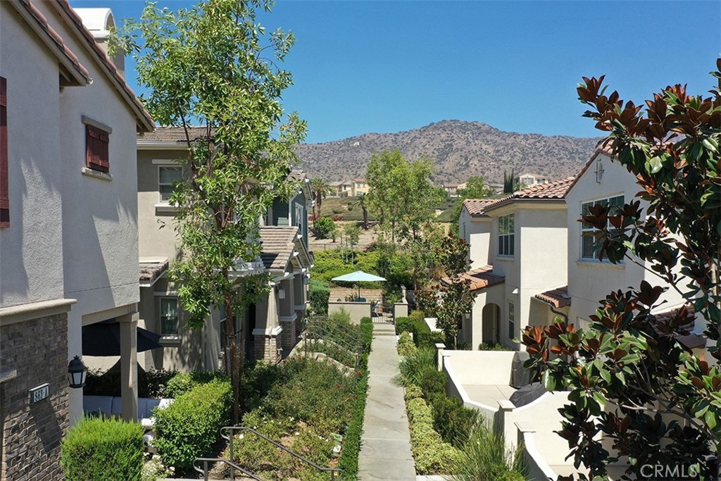 867 E Mountain Way Unit: D