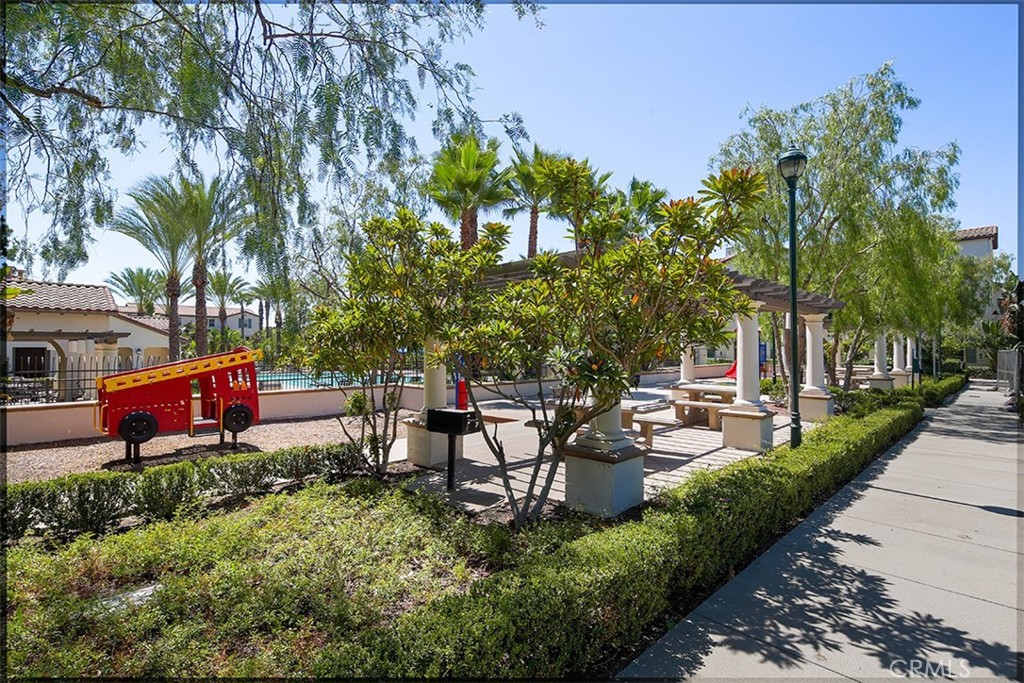 867 E Mountain Way Unit: D