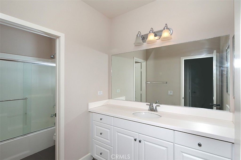 867 E Mountain Way Unit: D
