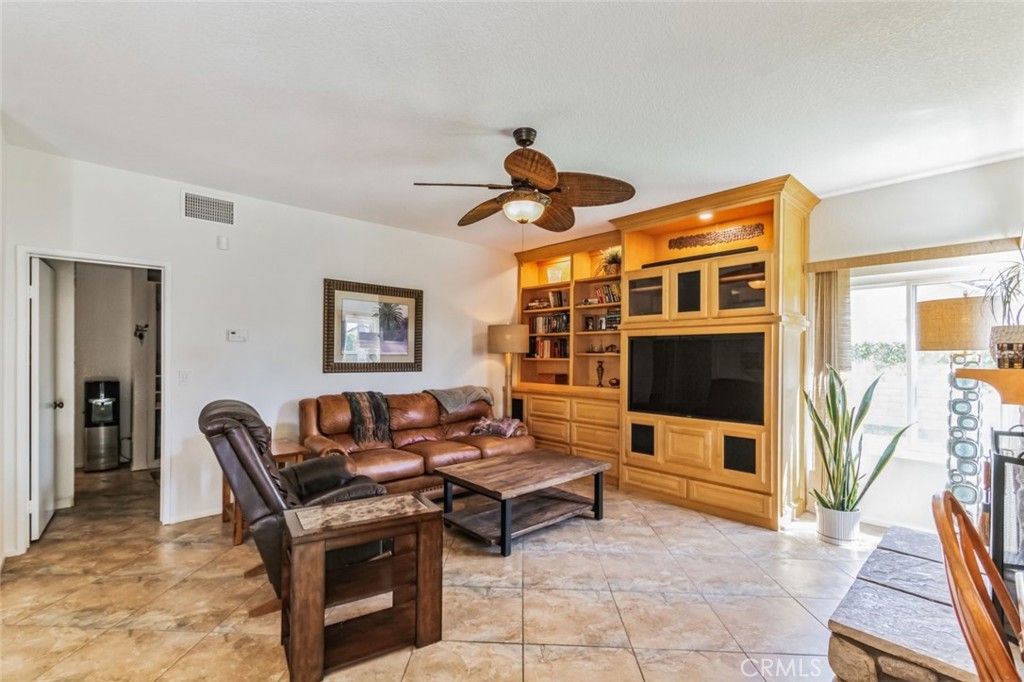 1537 West Shamrock Street