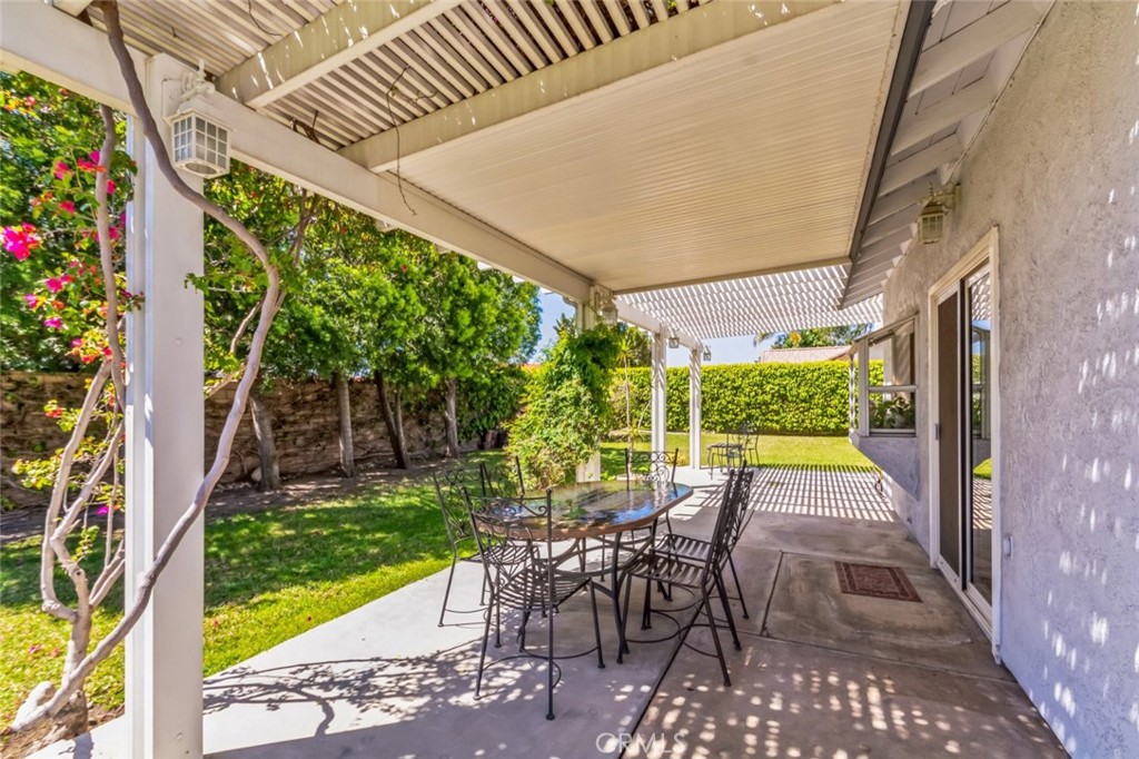 1537 West Shamrock Street