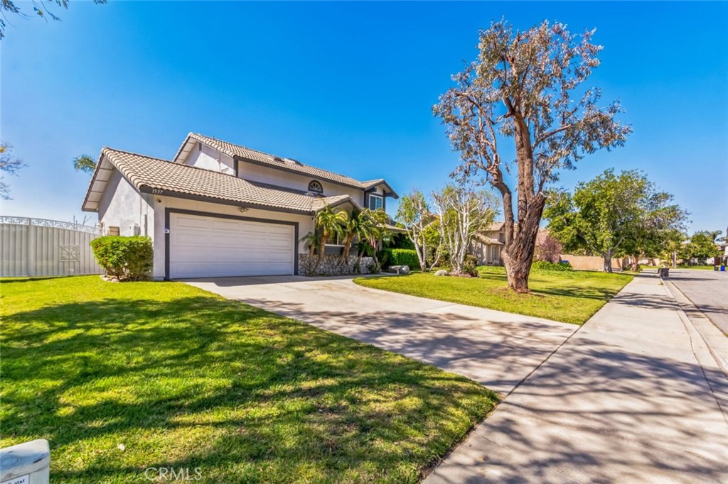 1537 West Shamrock Street