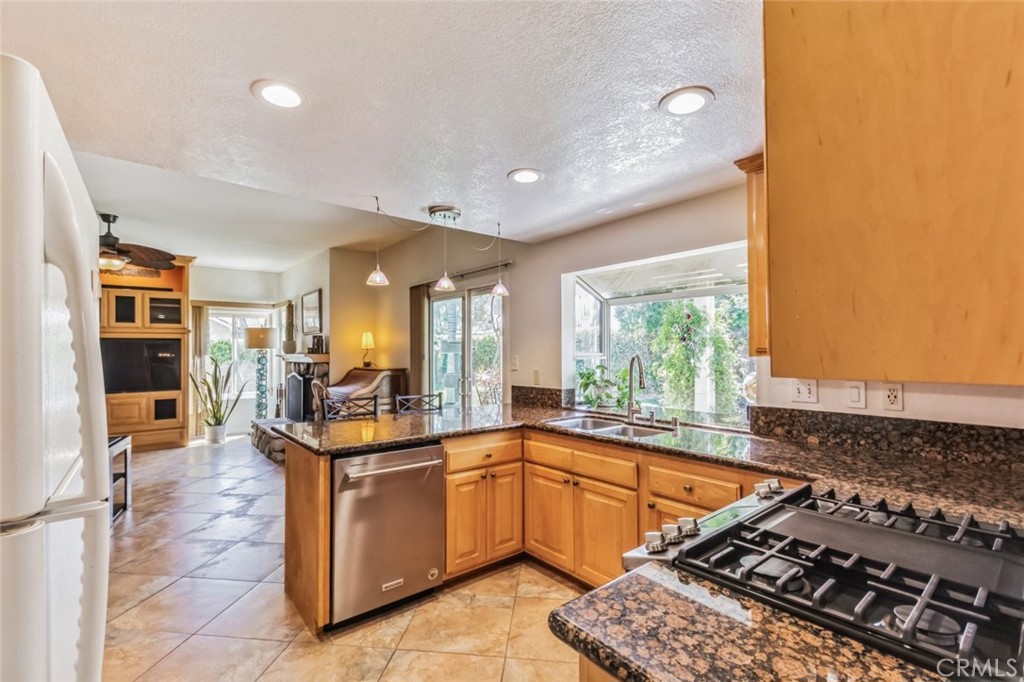 1537 West Shamrock Street