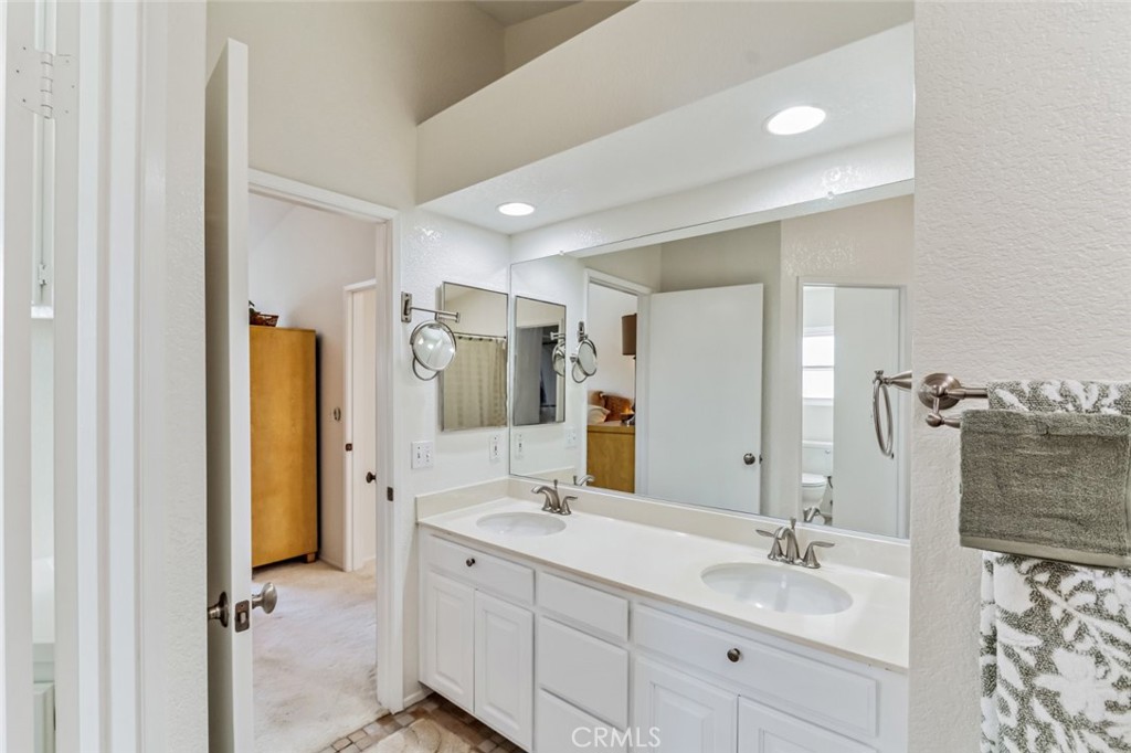 1537 West Shamrock Street