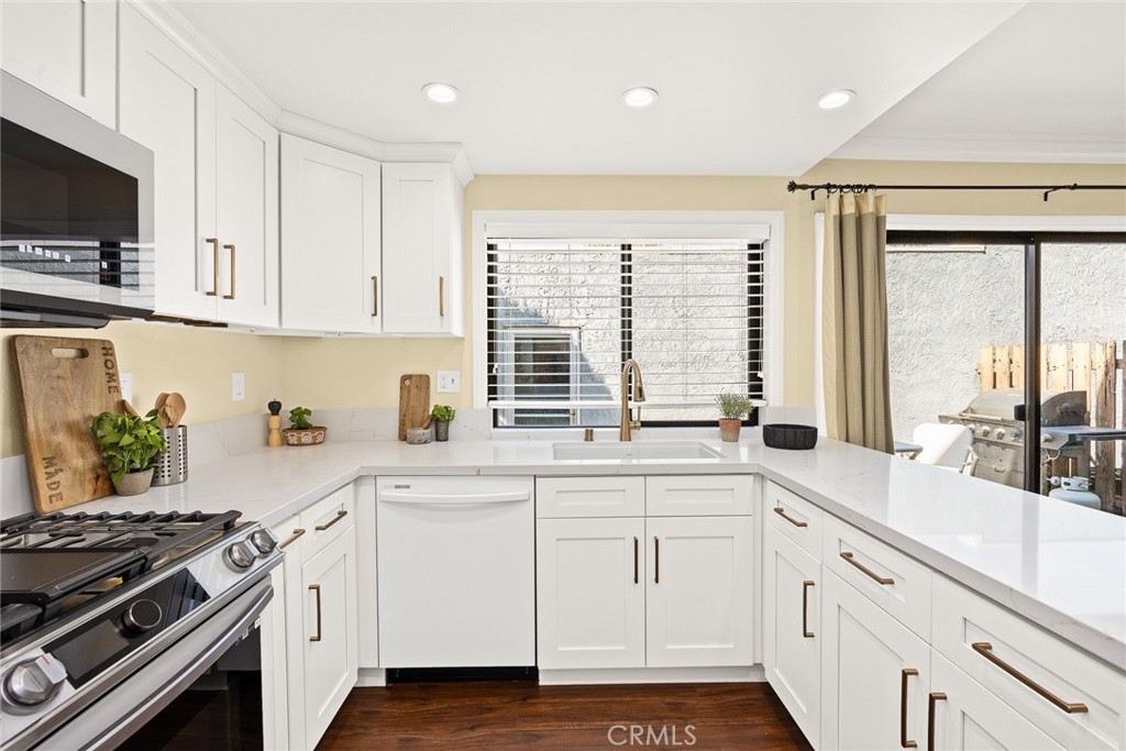 2590 Huntington Dr D