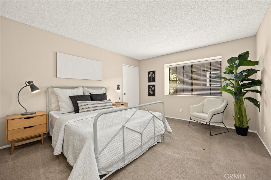 2590 Huntington Dr D