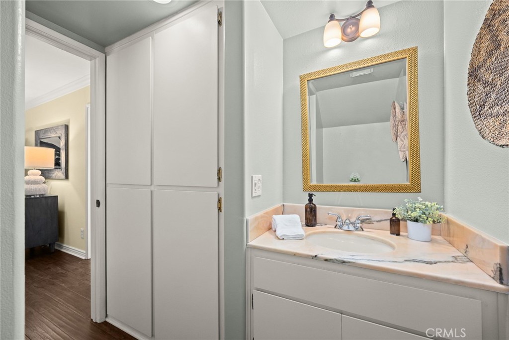 2590 Huntington Dr D