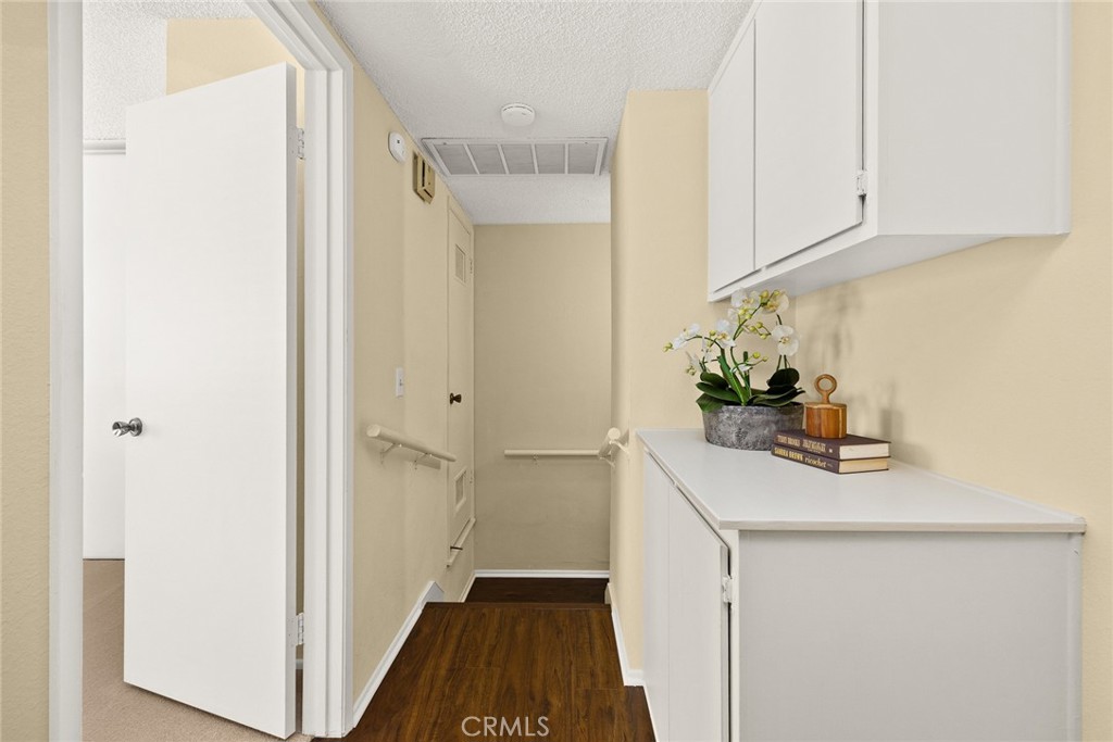 2590 Huntington Dr D