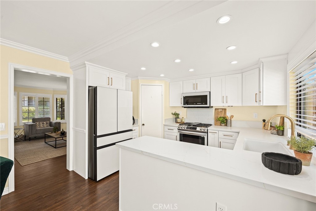 2590 Huntington Dr D