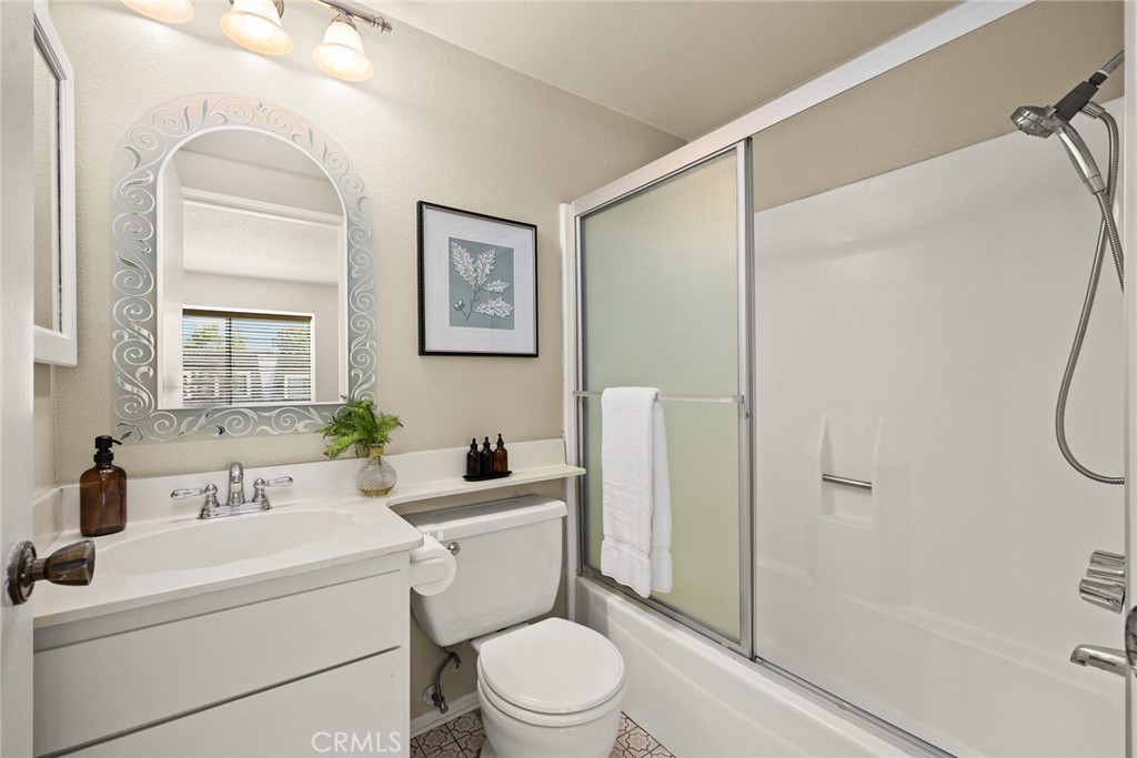 2590 Huntington Dr D