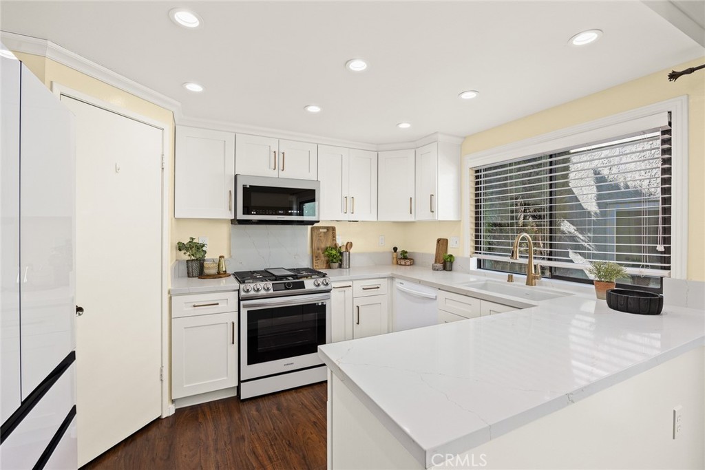 2590 Huntington Dr D