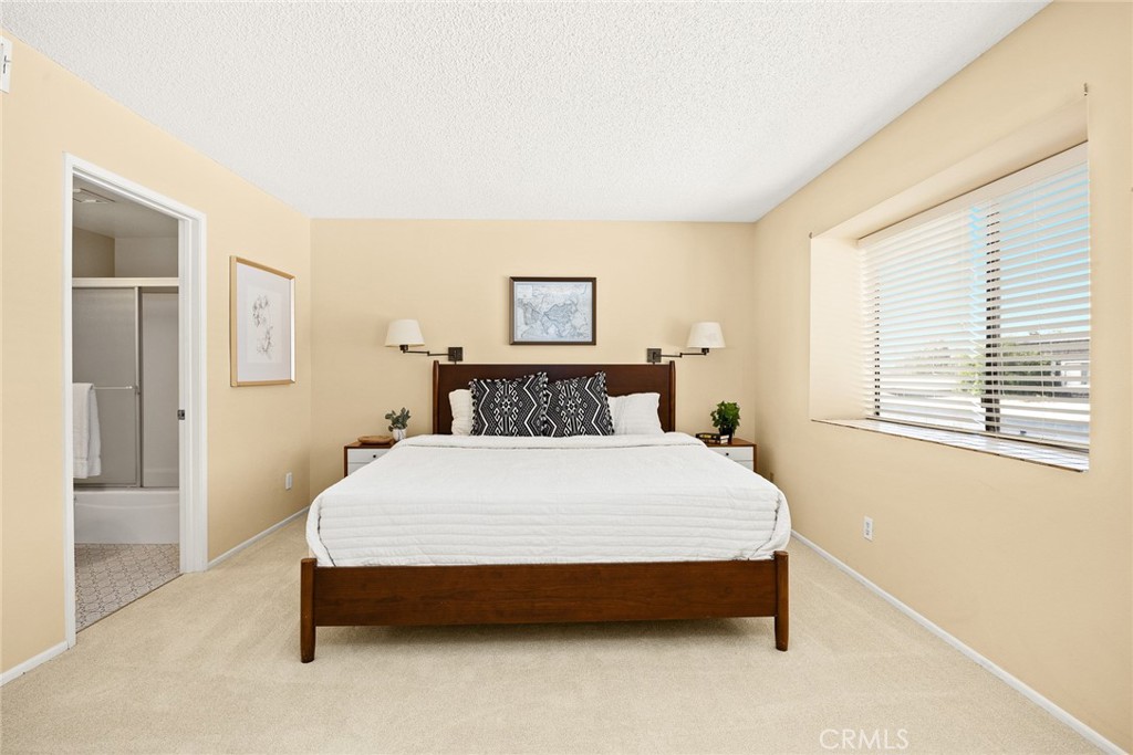 2590 Huntington Dr D