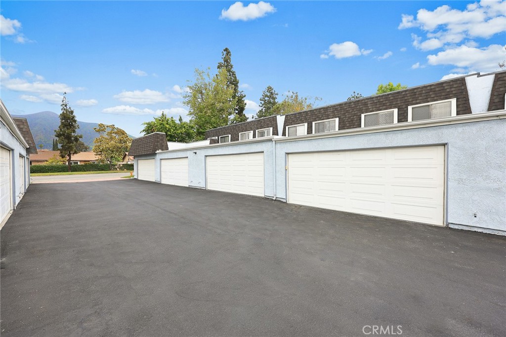 2590 Huntington Dr D