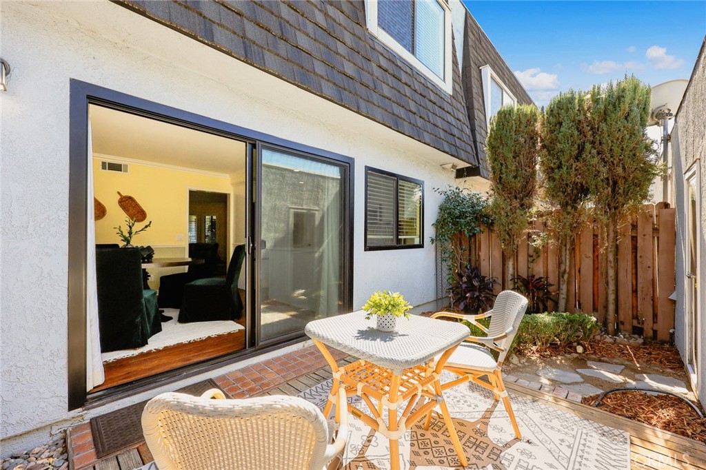 2590 Huntington Dr D