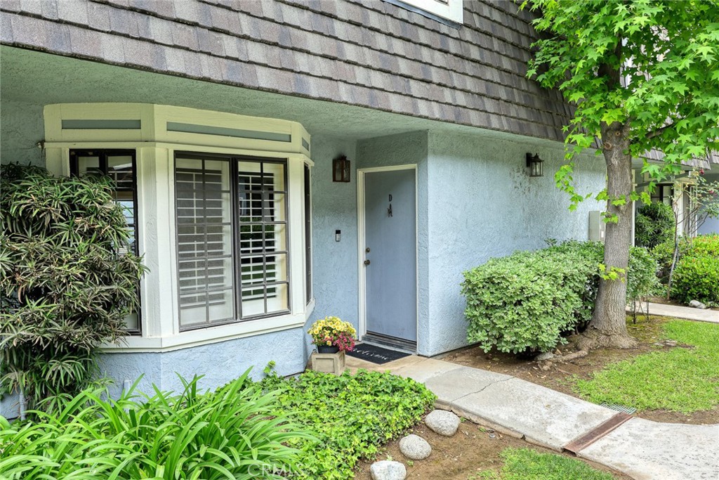 2590 Huntington Dr D