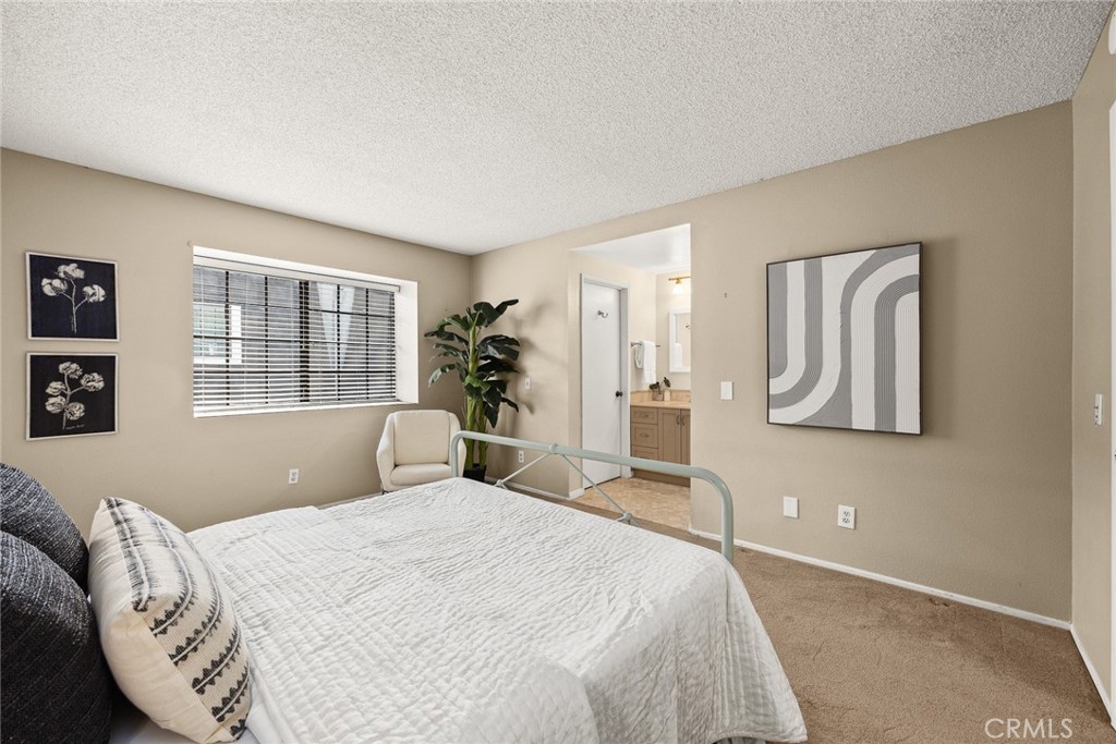 2590 Huntington Dr D