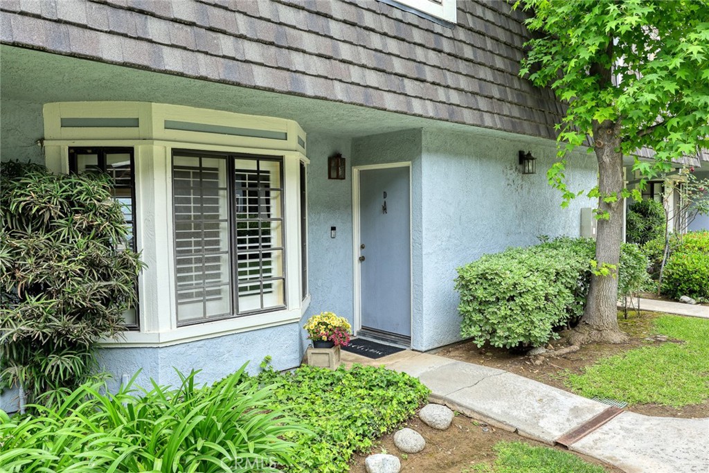 2590 Huntington Dr D