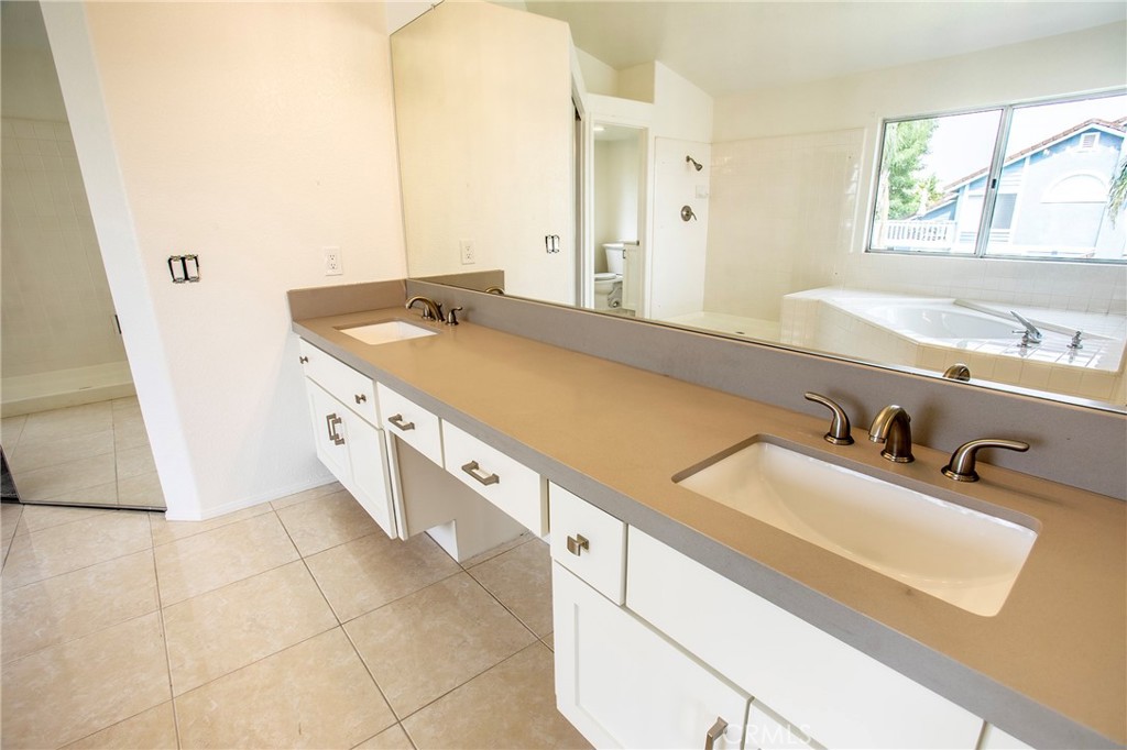 6236 Sunnyhills Place