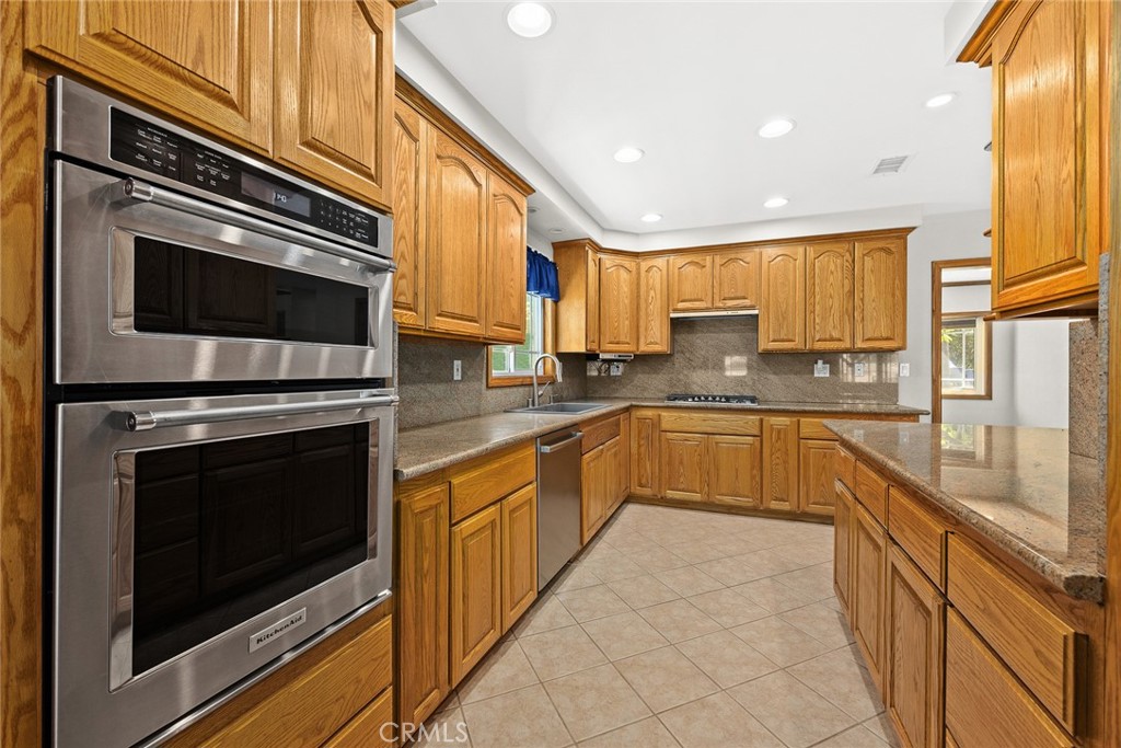 1311 North Shirlmar Avenue