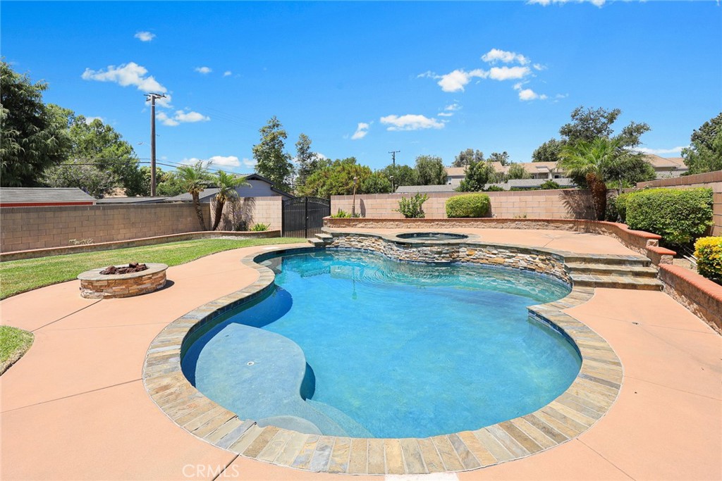 1311 North Shirlmar Avenue