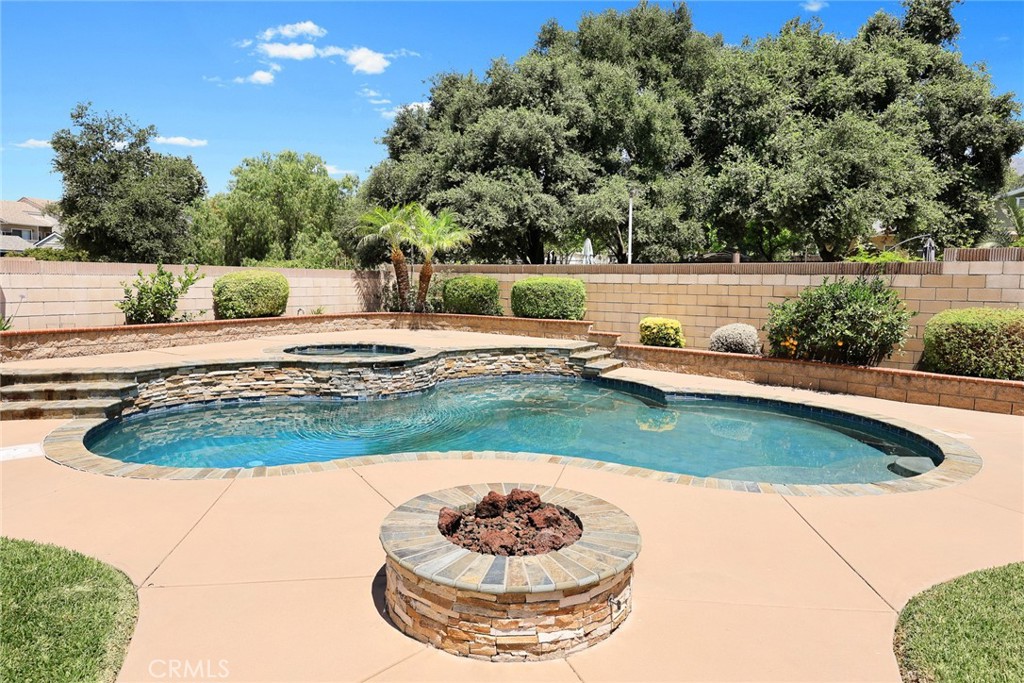 1311 North Shirlmar Avenue