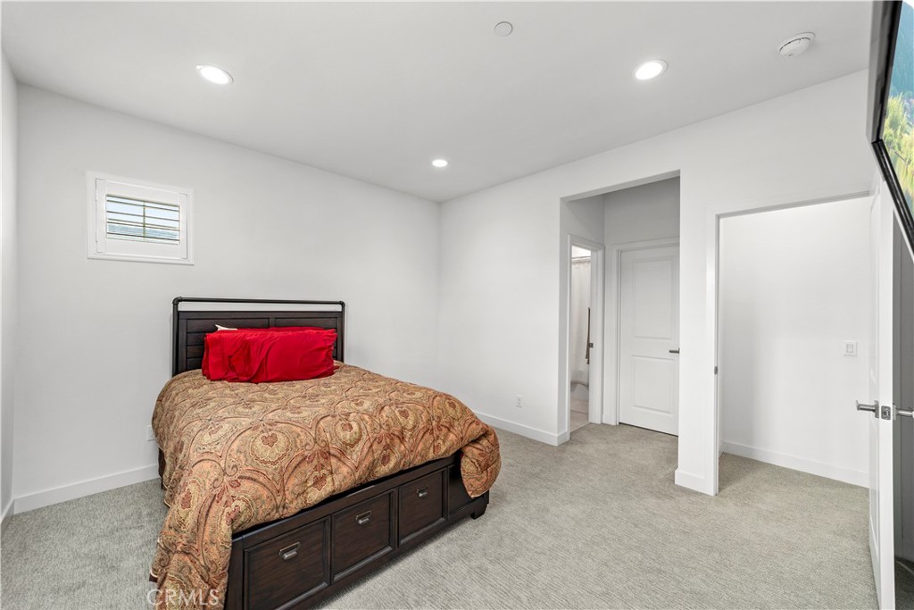 639 E Orange Blossom Way