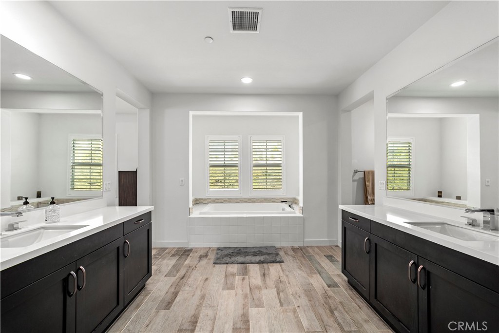 639 E Orange Blossom Way