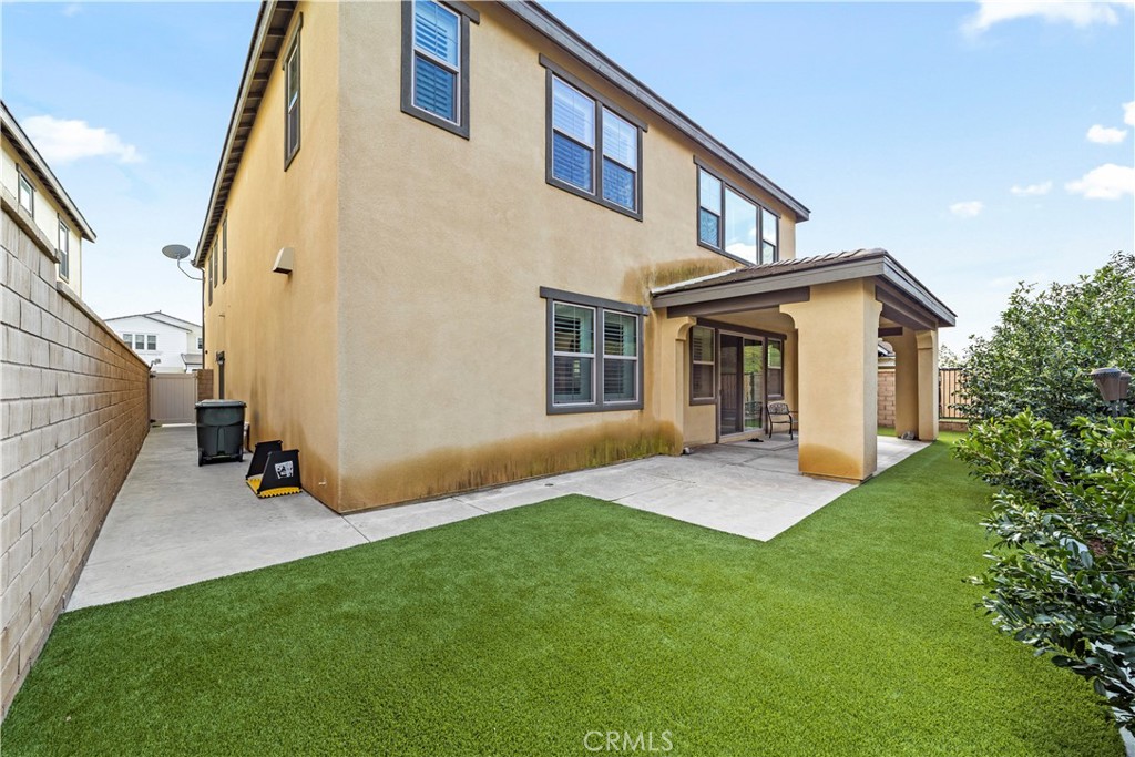 639 E Orange Blossom Way