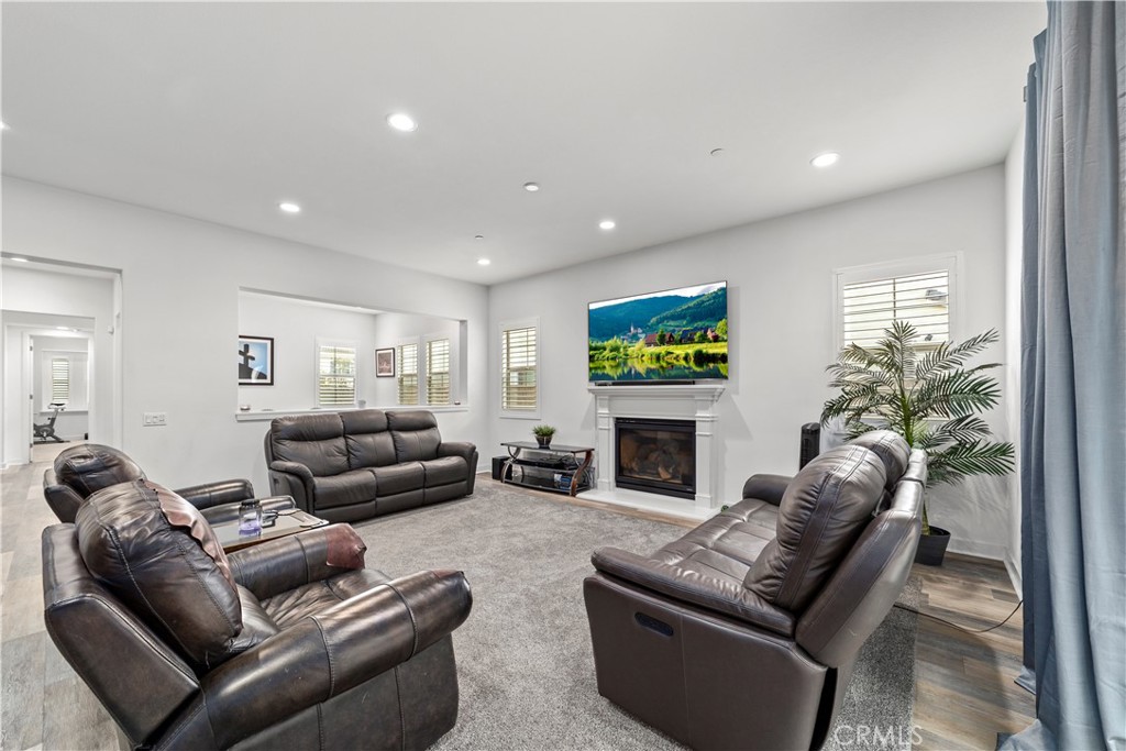 639 E Orange Blossom Way