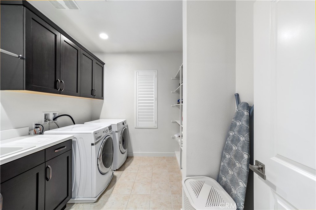 639 E Orange Blossom Way